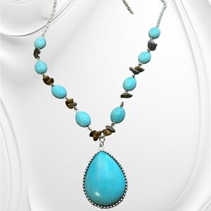 Desert Diva Blue Crackle Stone